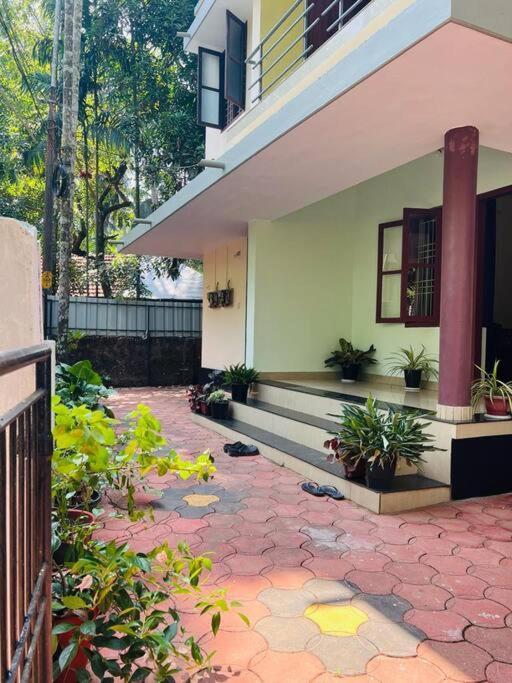 Ocean Pearl Apartment Kozhikode Exterior photo